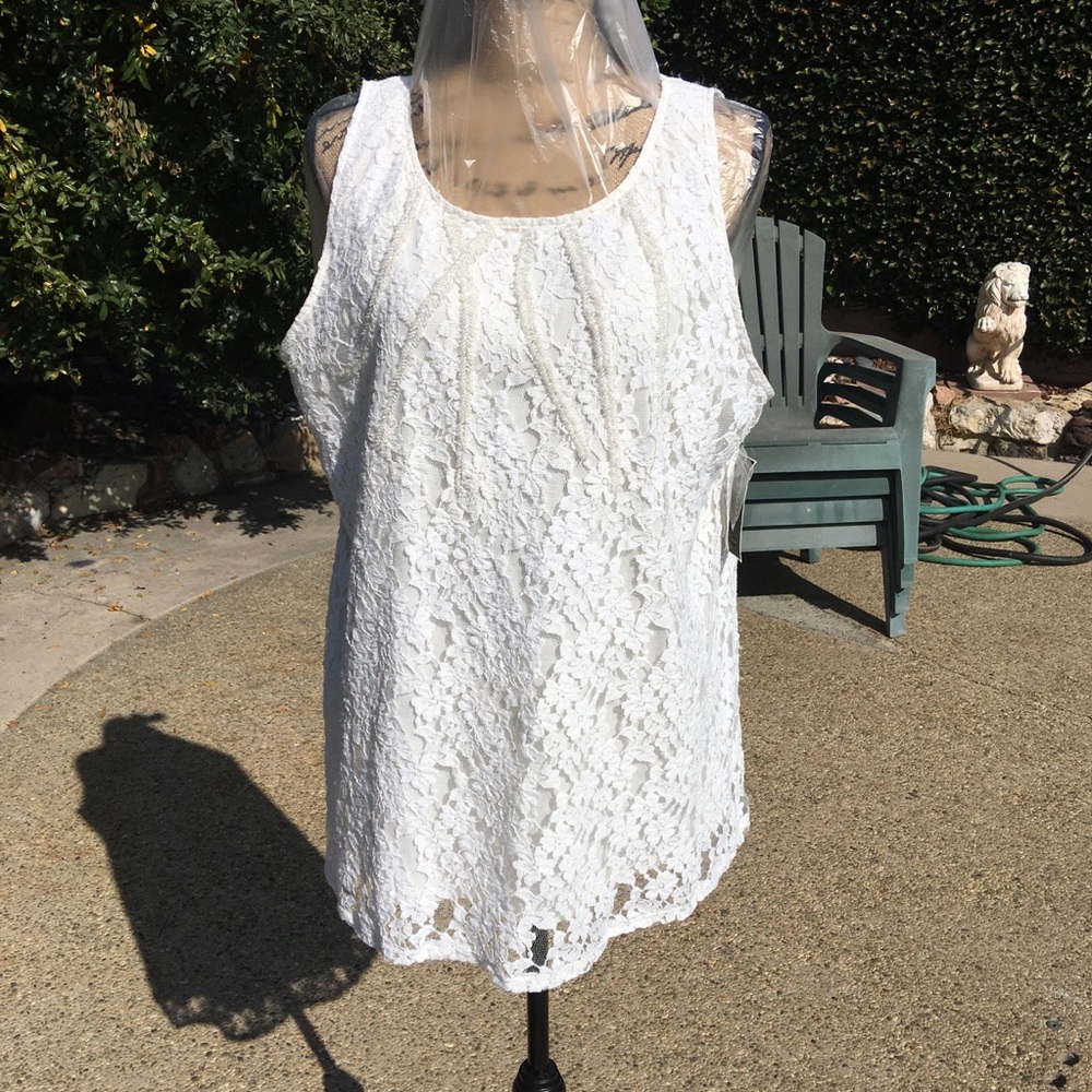 NWT- Alfani  ivory Lace Top with Sequence 3X